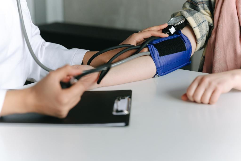 Photo by Thirdman: https://www.pexels.com/photo/a-healthcare-worker-measuring-a-patient-s-blood-pressure-using-a-sphygmomanometer-7659573/
